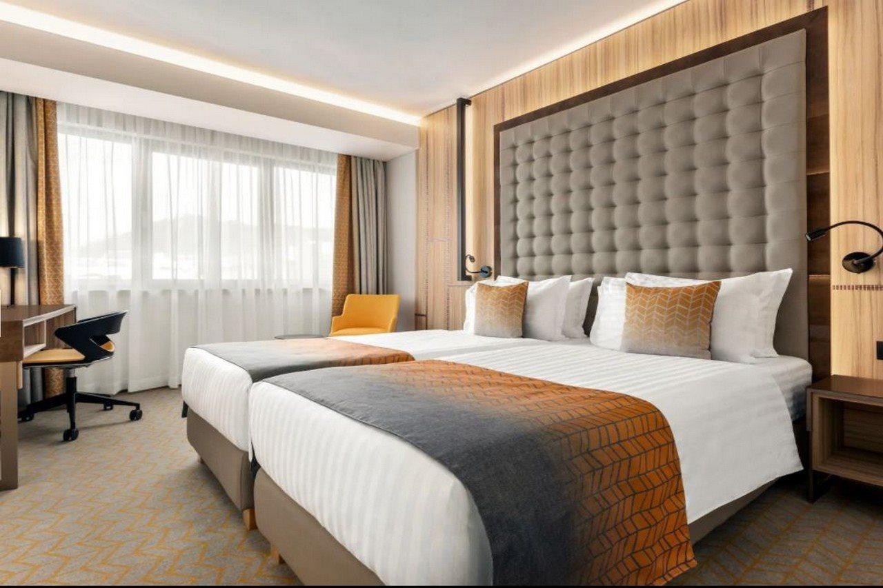 รามาดา บาย วินด์แฮม รัมนิชู วัลชา Hotel รึมนิคูวัลเจีย ภายนอก รูปภาพ