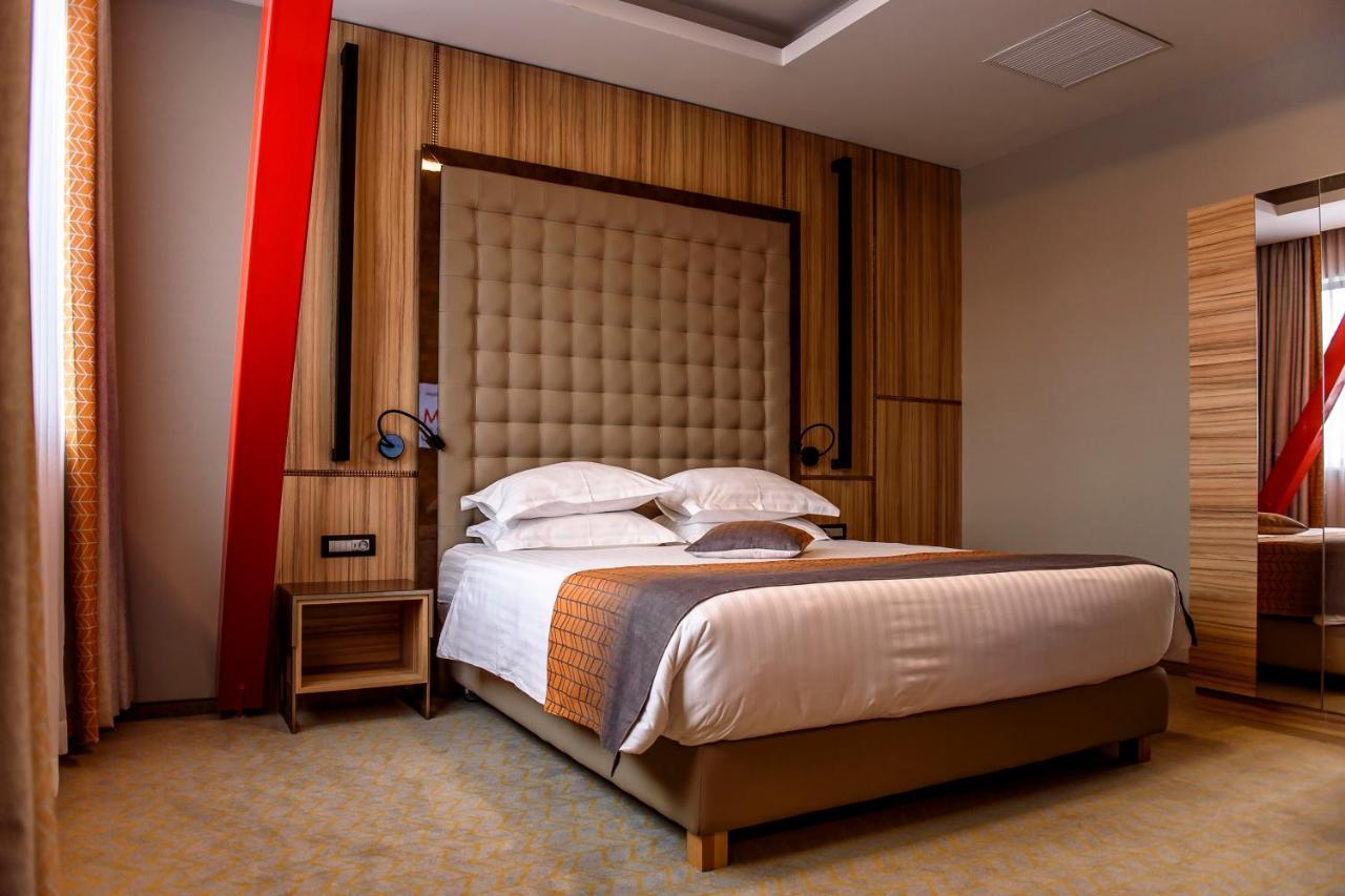 รามาดา บาย วินด์แฮม รัมนิชู วัลชา Hotel รึมนิคูวัลเจีย ภายนอก รูปภาพ