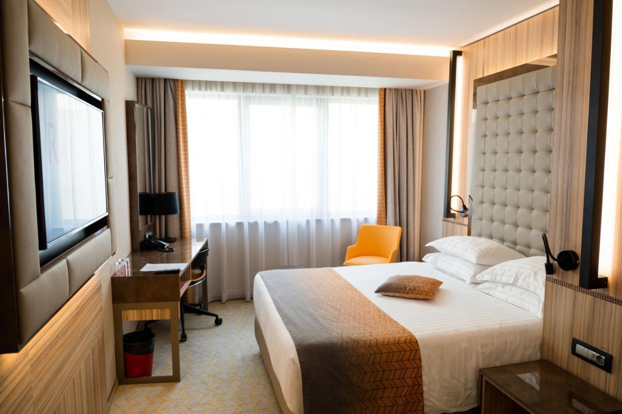 รามาดา บาย วินด์แฮม รัมนิชู วัลชา Hotel รึมนิคูวัลเจีย ภายนอก รูปภาพ