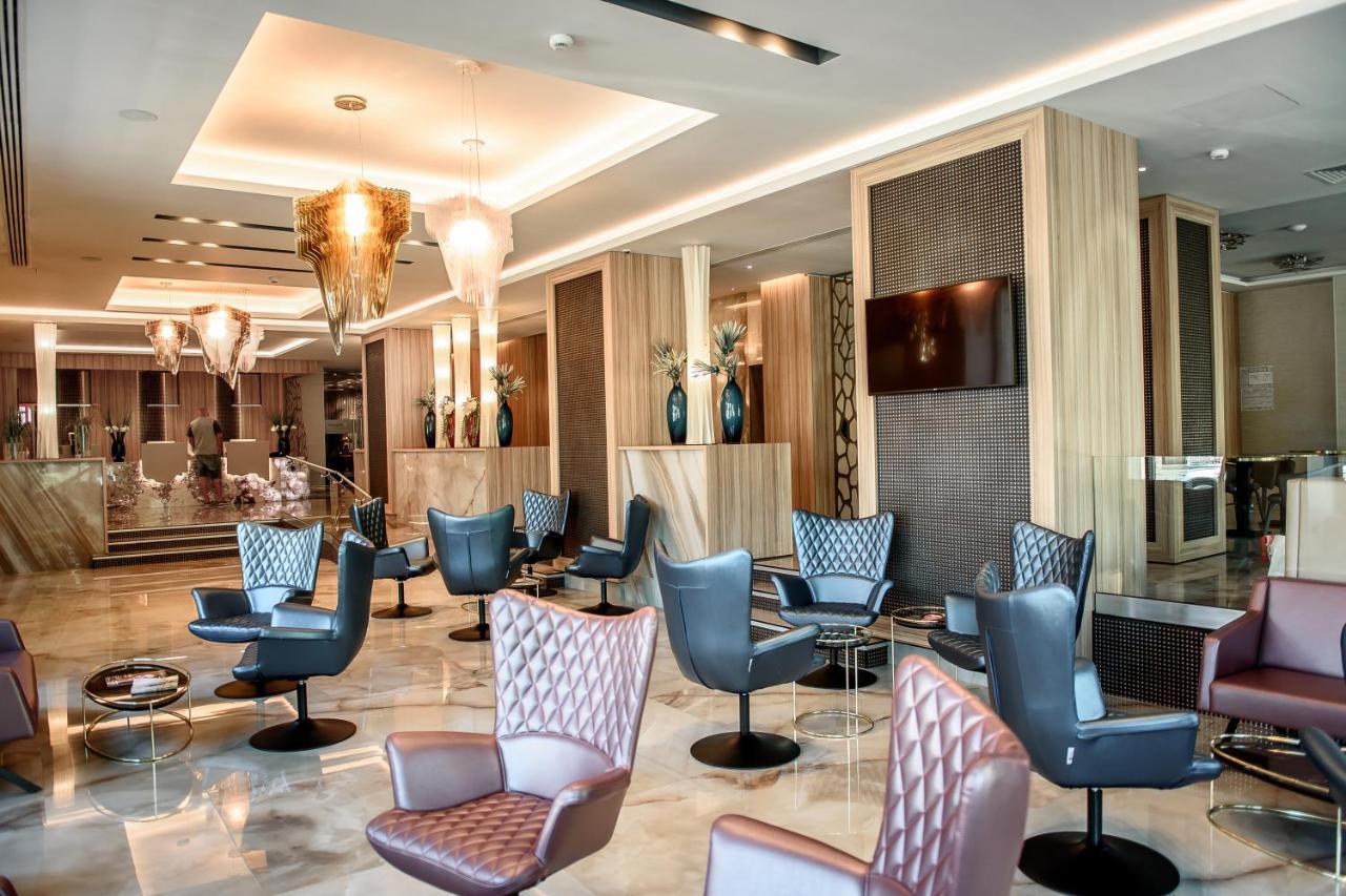 รามาดา บาย วินด์แฮม รัมนิชู วัลชา Hotel รึมนิคูวัลเจีย ภายนอก รูปภาพ