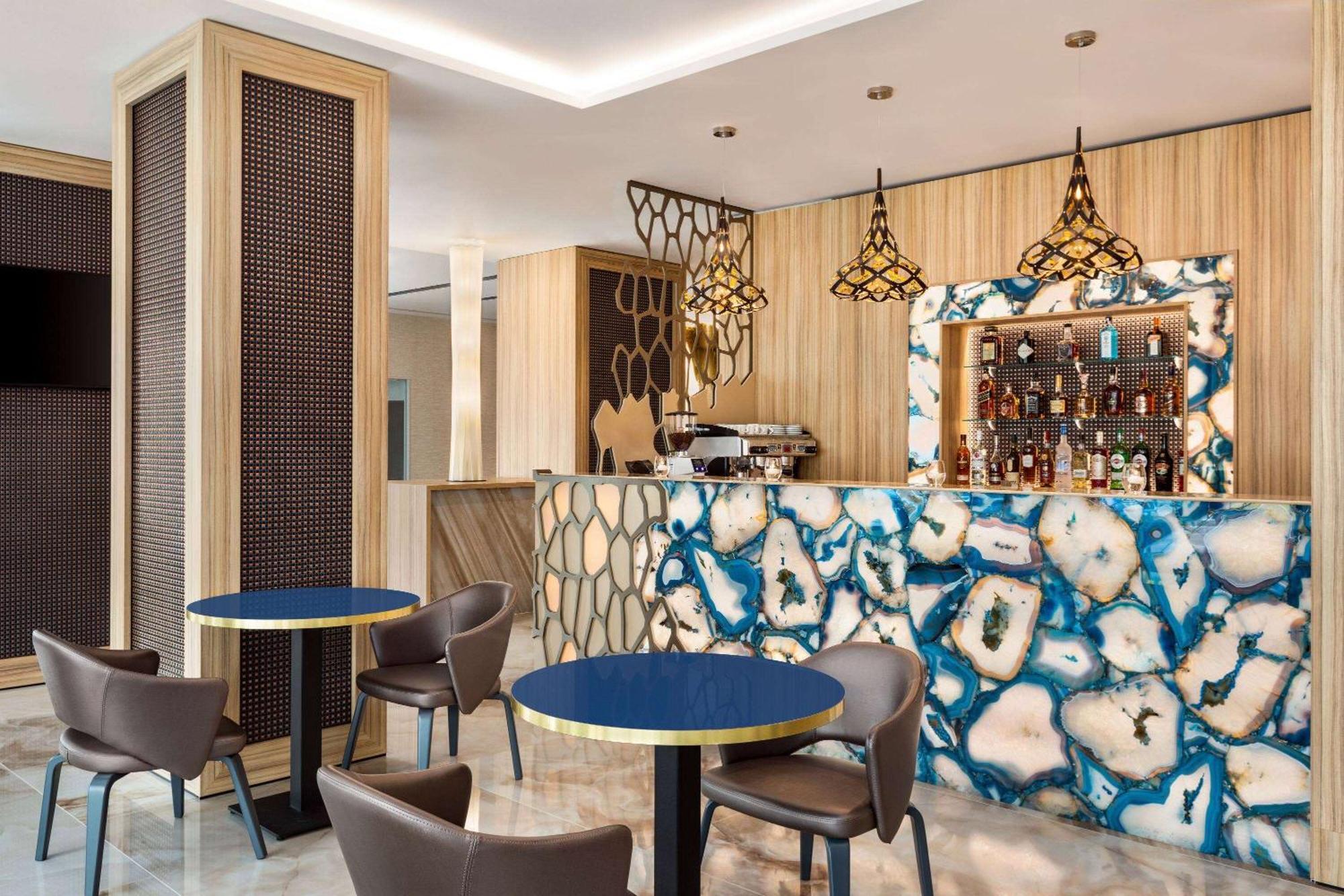 รามาดา บาย วินด์แฮม รัมนิชู วัลชา Hotel รึมนิคูวัลเจีย ภายนอก รูปภาพ