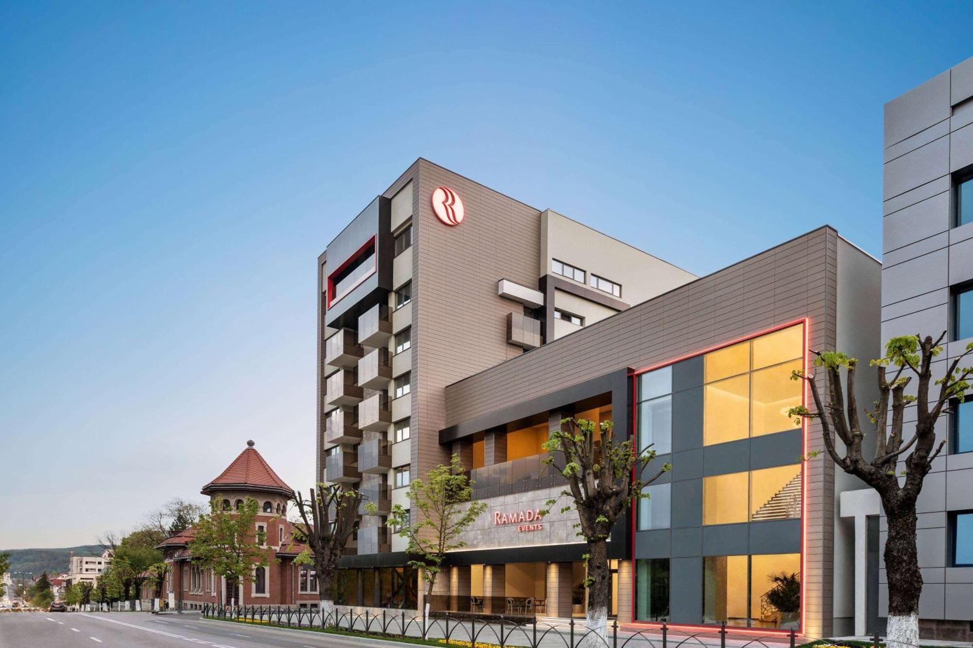 รามาดา บาย วินด์แฮม รัมนิชู วัลชา Hotel รึมนิคูวัลเจีย ภายนอก รูปภาพ